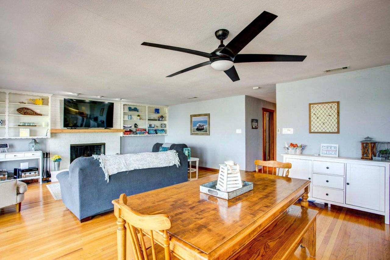 Cedar Creek Lakefront Vacation Rental With Pool Gun Barrel City Екстер'єр фото