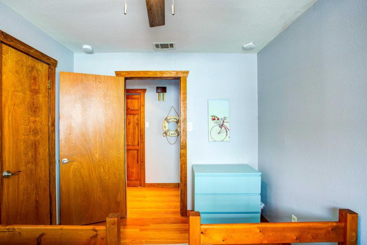 Cedar Creek Lakefront Vacation Rental With Pool Gun Barrel City Екстер'єр фото