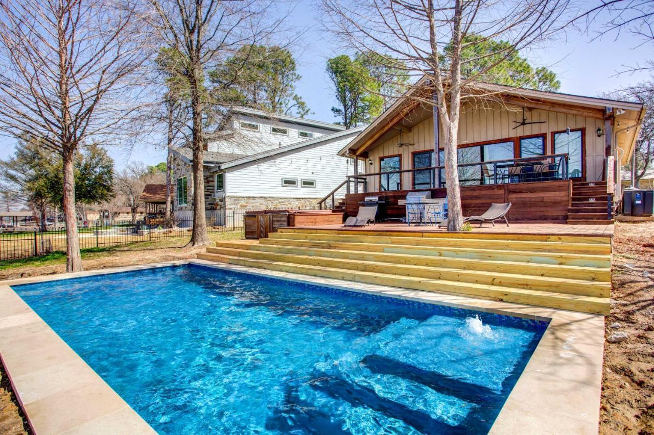 Cedar Creek Lakefront Vacation Rental With Pool Gun Barrel City Екстер'єр фото