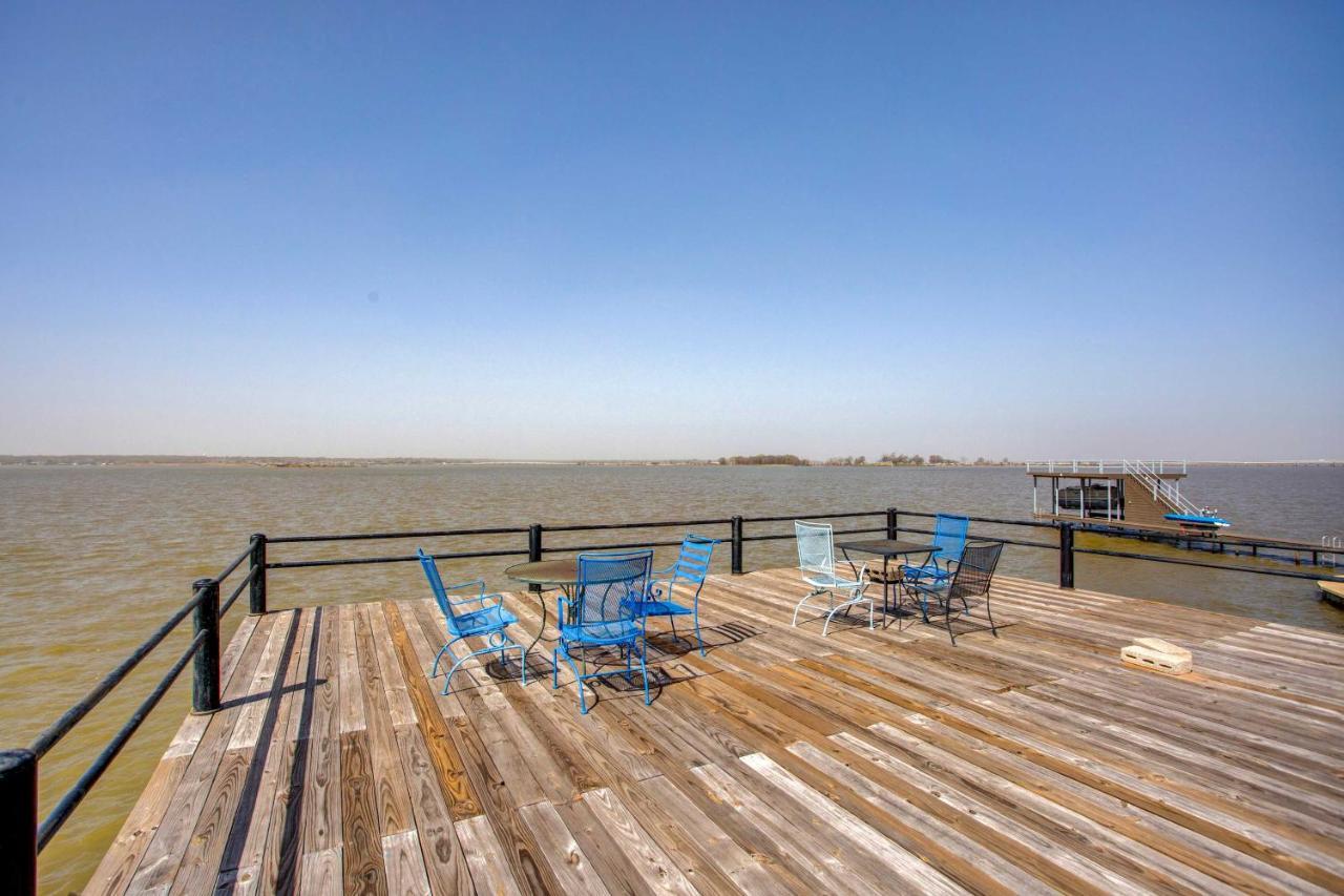 Cedar Creek Lakefront Vacation Rental With Pool Gun Barrel City Екстер'єр фото