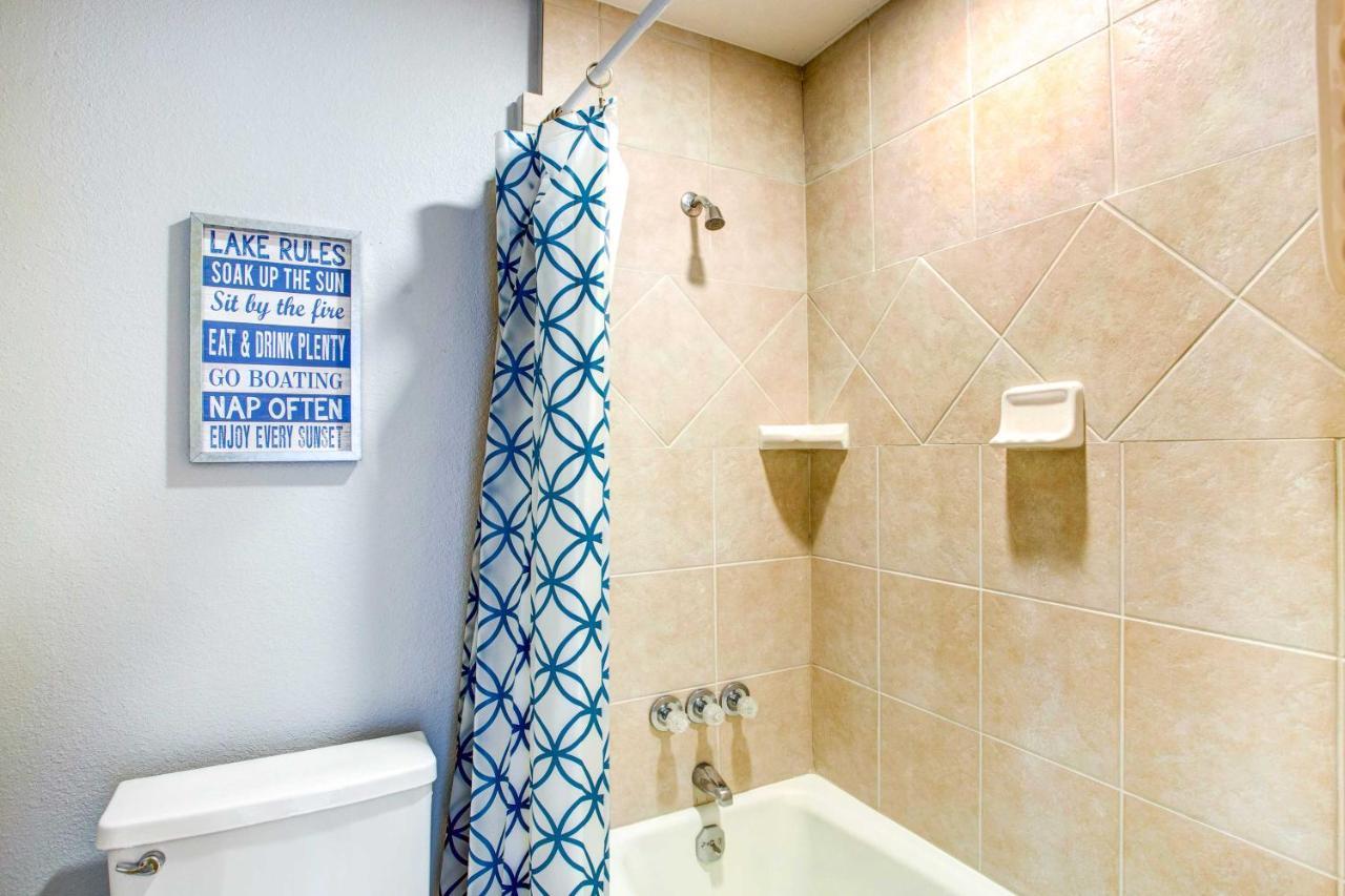 Cedar Creek Lakefront Vacation Rental With Pool Gun Barrel City Екстер'єр фото